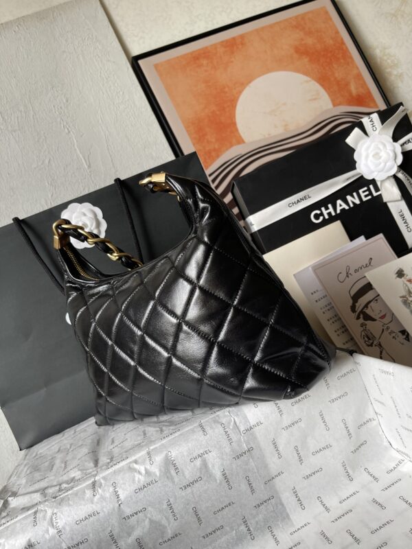CHANEL hobo bag - Image 2