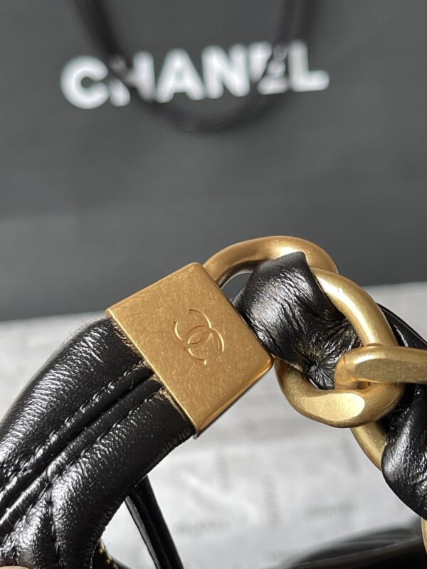 CHANEL hobo bag - Image 6