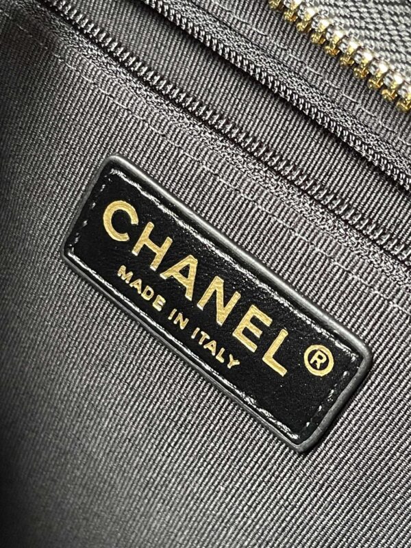 CHANEL hobo bag - Image 8