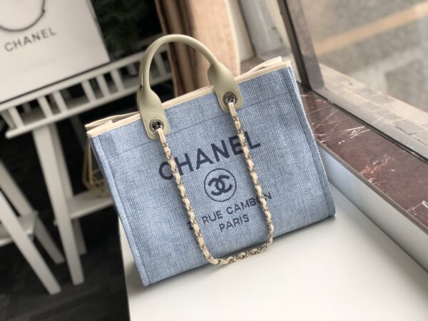 CHANEL Classic Handbag