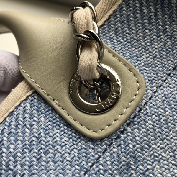 CHANEL Classic Handbag - Image 5