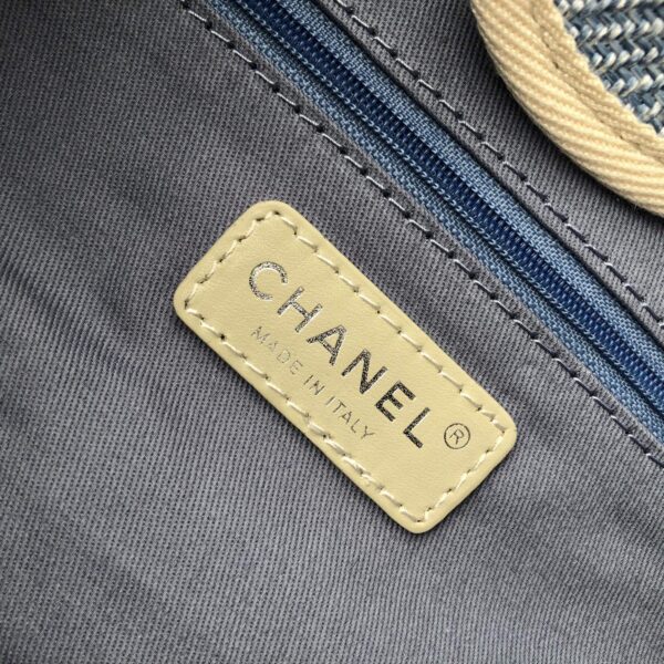 CHANEL Classic Handbag - Image 8
