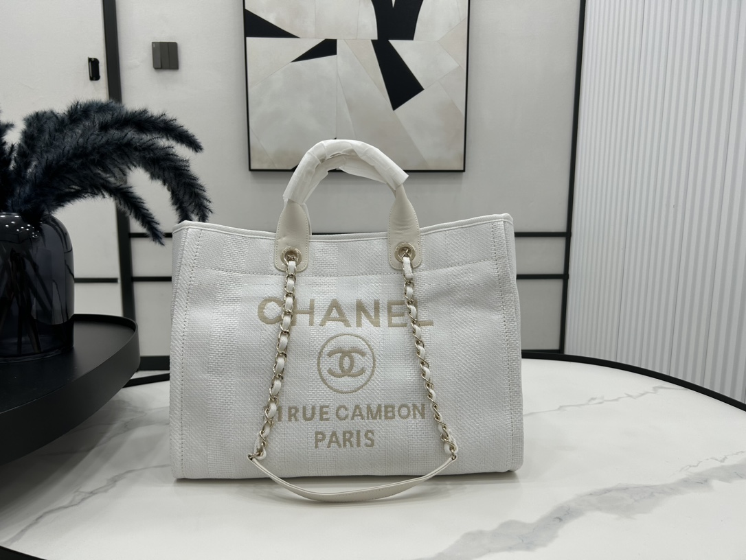 CHANEL Classic Handbag