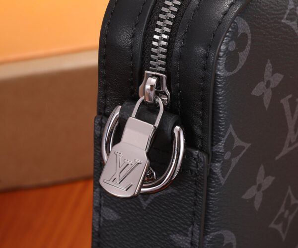 LV Trio Postman Bag - Image 4