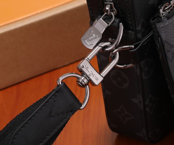 LV Trio Postman Bag - Image 5
