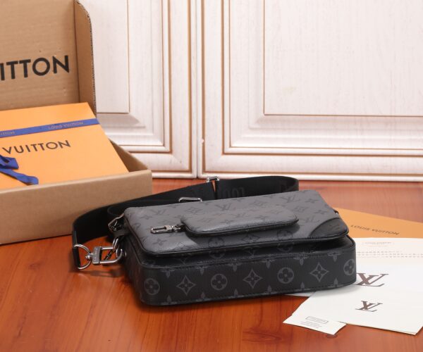LV Trio Postman Bag - Image 7