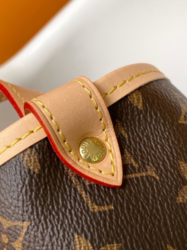 LV SAUMUR handbag - Image 5