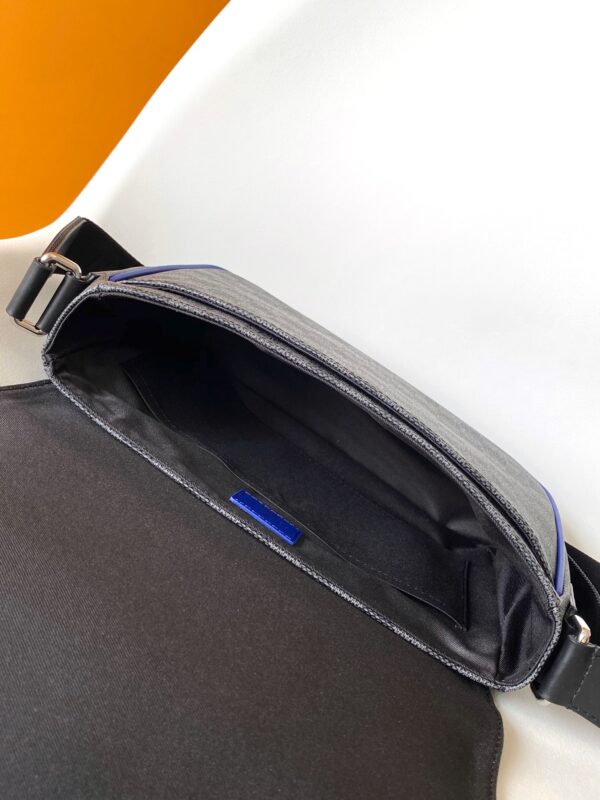 LV District Postman Bag - Image 7