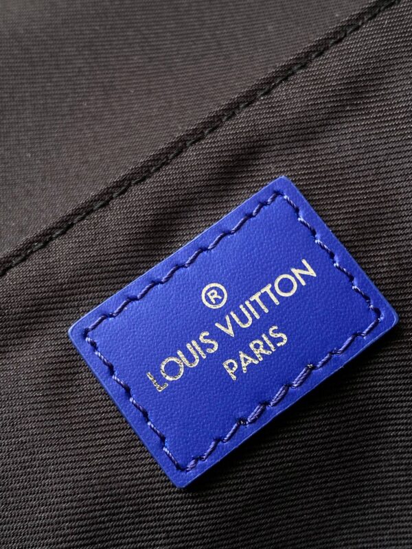 LV District Postman Bag - Image 8