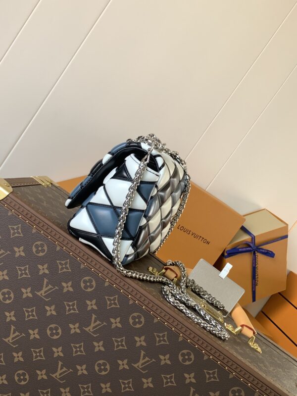 LV GO-14 - Image 2