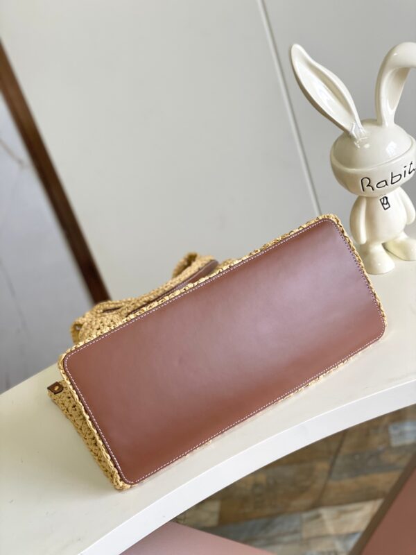 LV ONTHEGO bag - Image 5