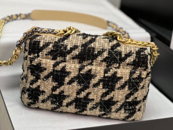CHANEL plush handbag series - Image 4