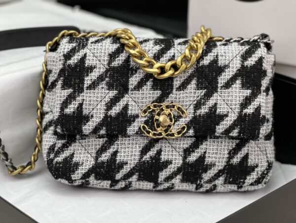CHANEL plush handbag series - Image 2