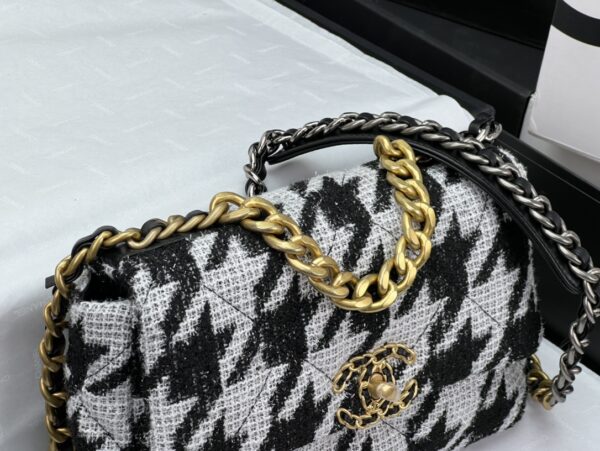 CHANEL plush handbag series - Image 4