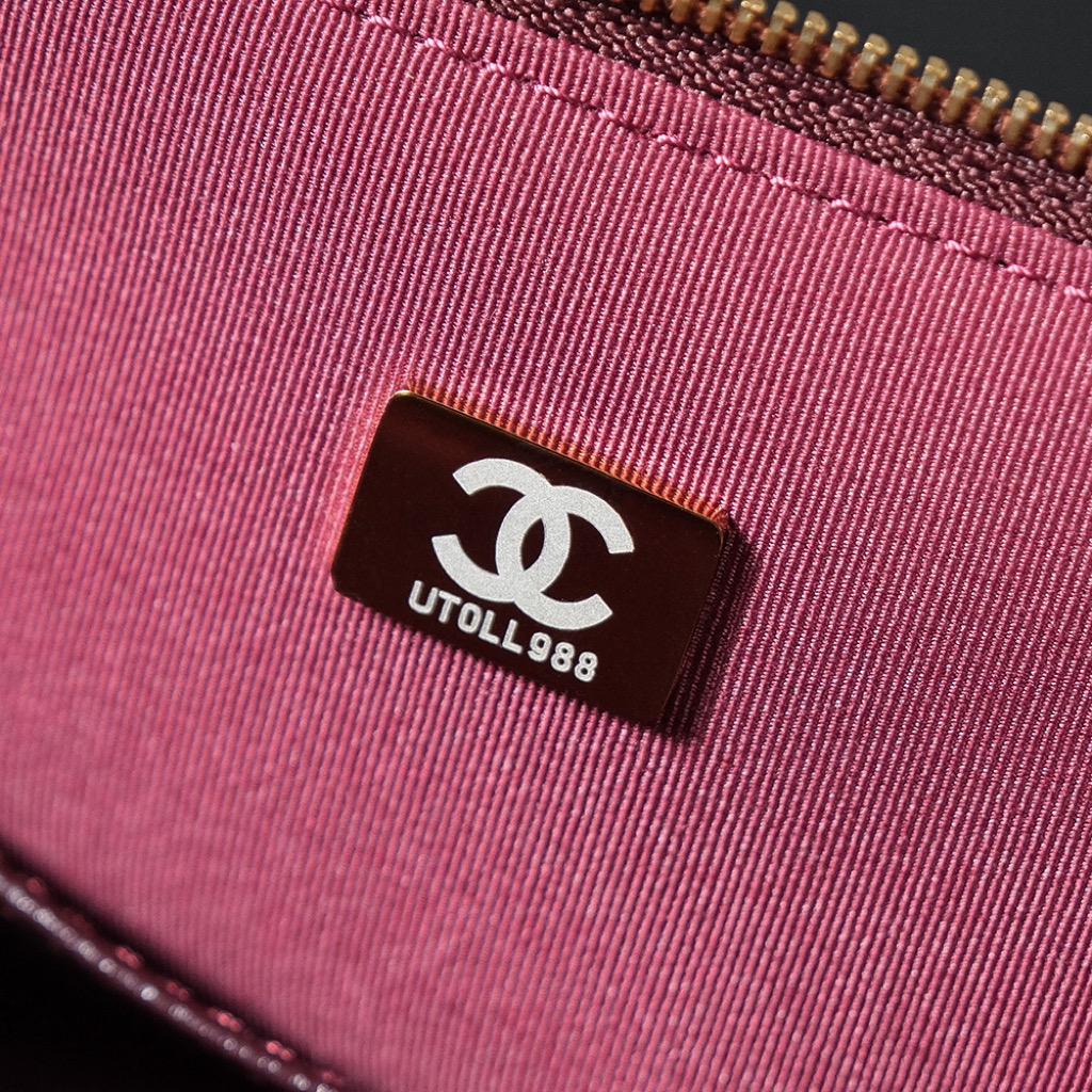 Chanel's new shell bag - Image 8