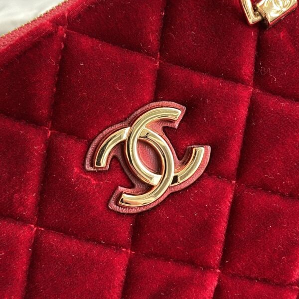 Chanel Large Lamb Wool Shell Bag - Image 3