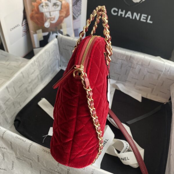 Chanel Large Lamb Wool Shell Bag - Image 4