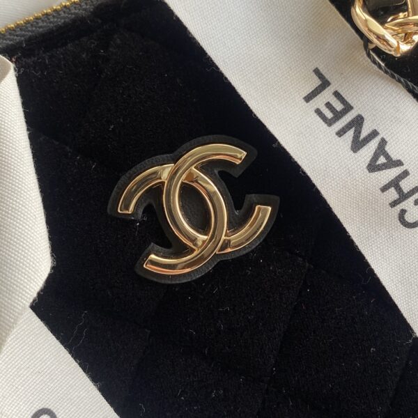 Chanel Large Lamb Wool Shell Bag - Image 3