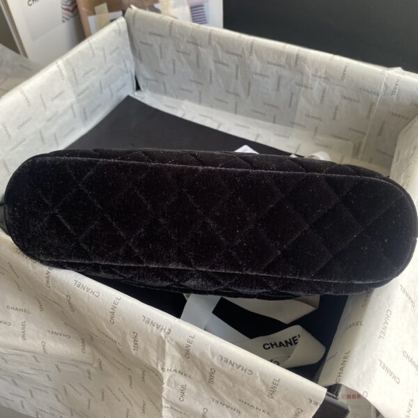 Chanel Large Lamb Wool Shell Bag - Image 5