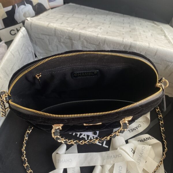 Chanel Large Lamb Wool Shell Bag - Image 6