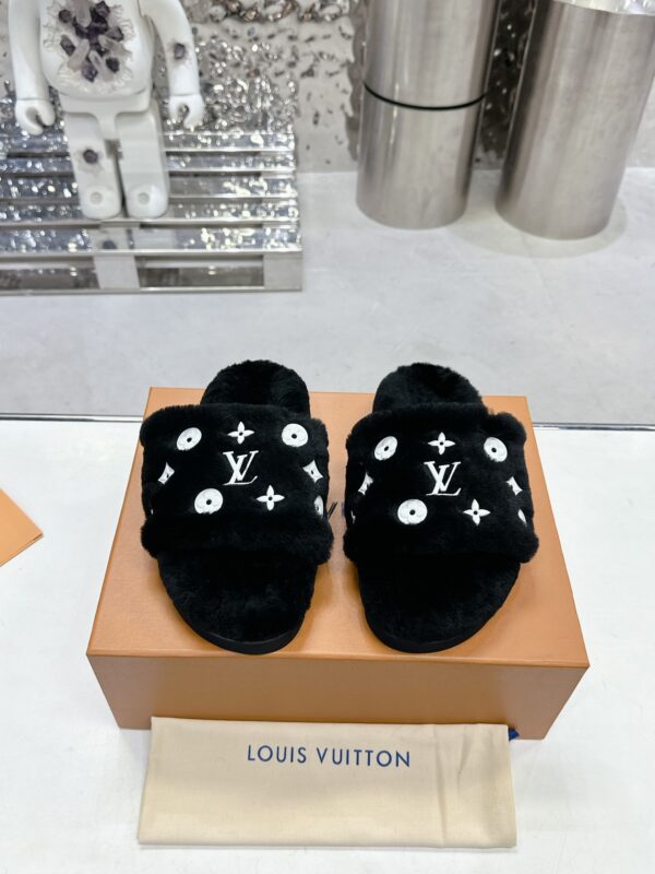 LV Paseo Comfort flat shoes