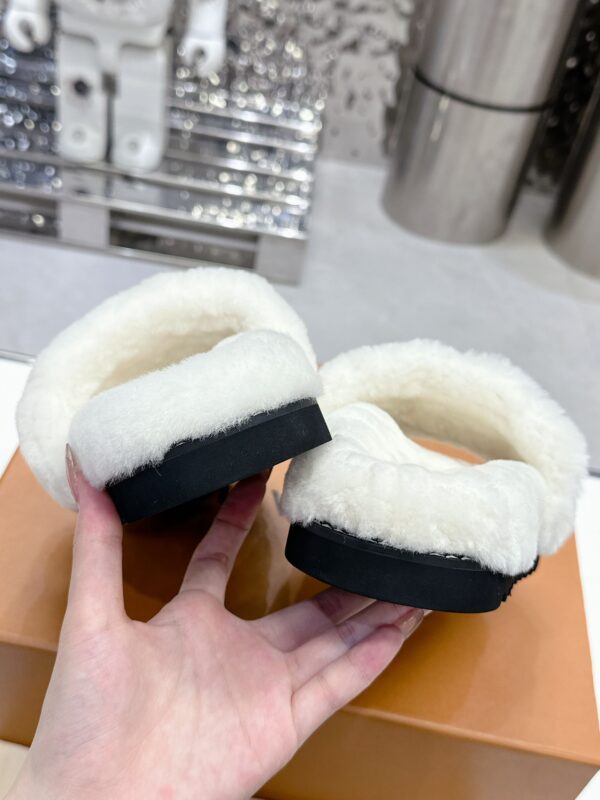 LV Paseo Comfort Flat Slippers - Image 6