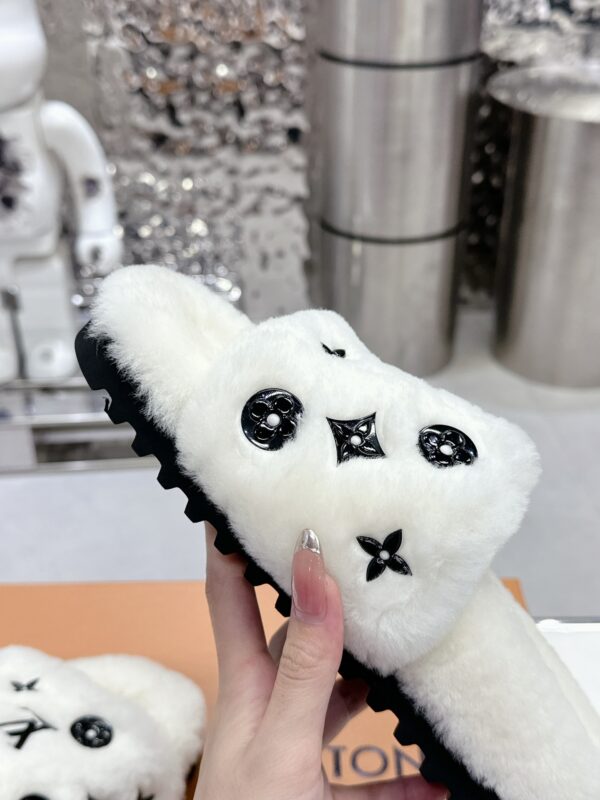 LV Paseo Comfort Flat Slippers - Image 7