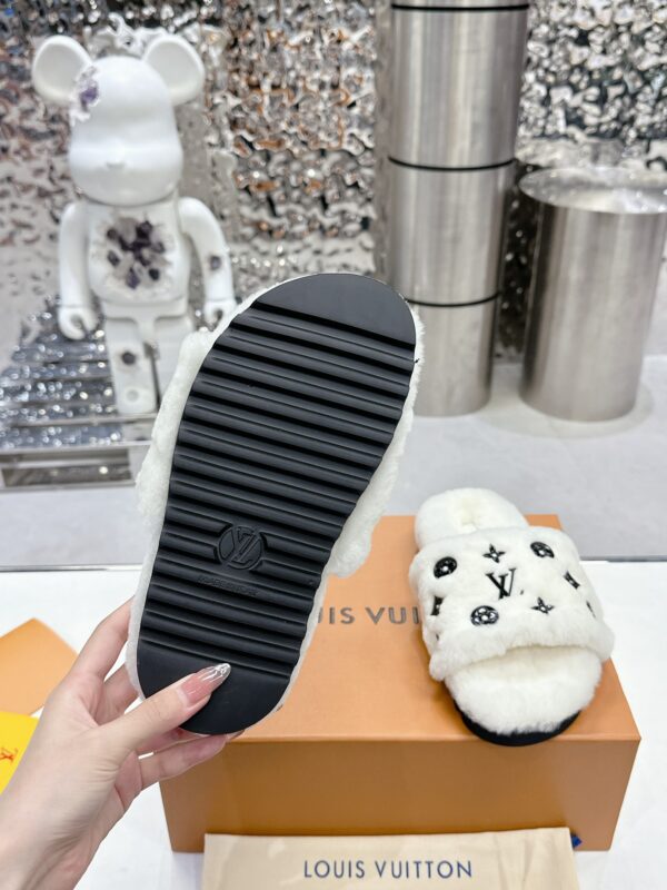 LV Paseo Comfort Flat Slippers - Image 8