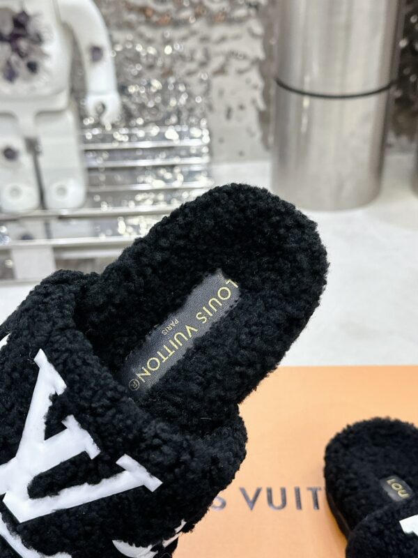 LV Paseo Comfort flat sandals - Image 5
