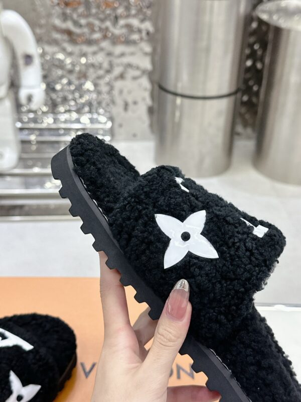 LV Paseo Comfort flat sandals - Image 7