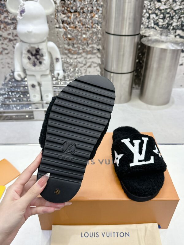 LV Paseo Comfort flat sandals - Image 8