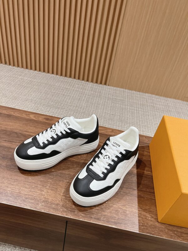 LV Discovery shoe