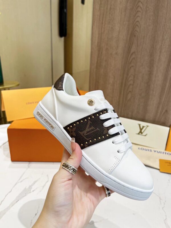 LV Fashion Versatile Board Shoes - Image 2