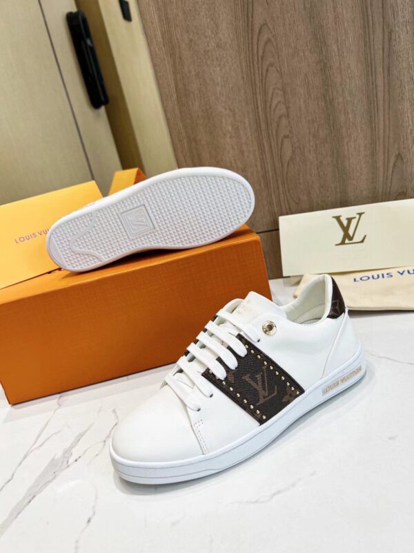 LV Fashion Versatile Board Shoes