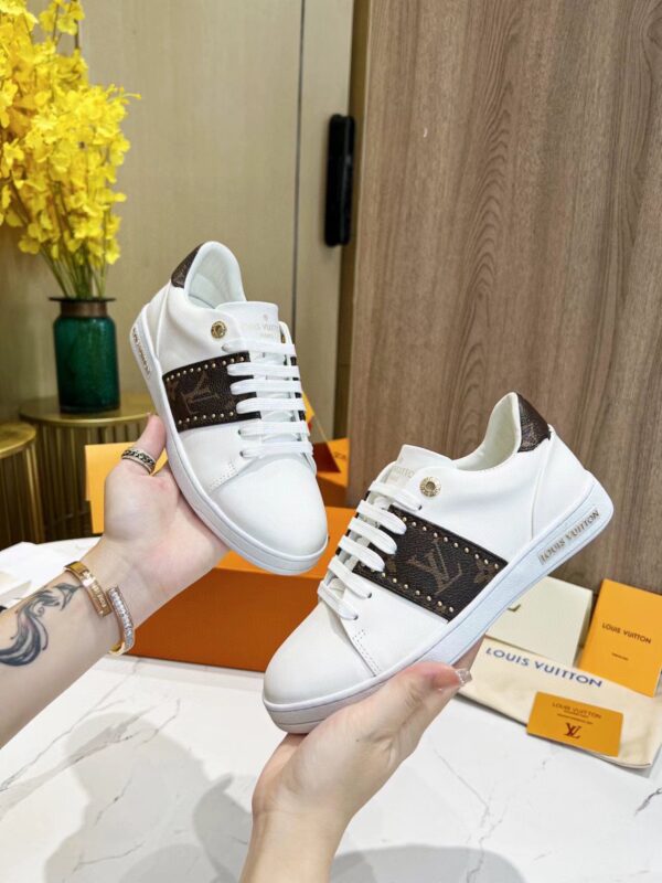LV Fashion Versatile Board Shoes - Image 3