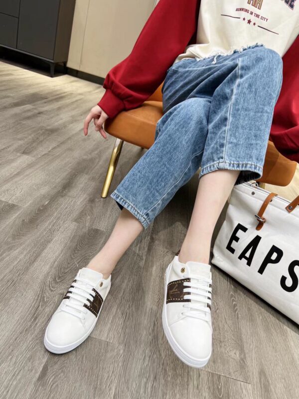 LV Fashion Versatile Board Shoes - Image 6