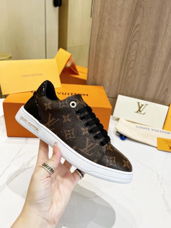 LV Fashion Versatile Board Shoes - Image 2