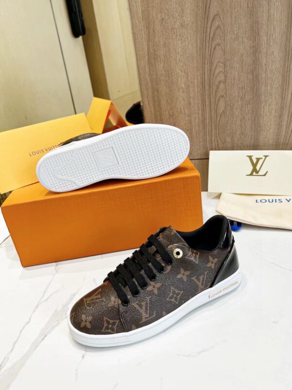 LV Fashion Versatile Board Shoes