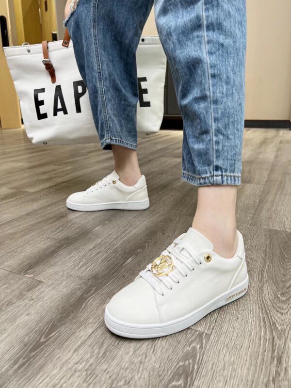 LV Fashion Versatile Board Shoes - Image 8
