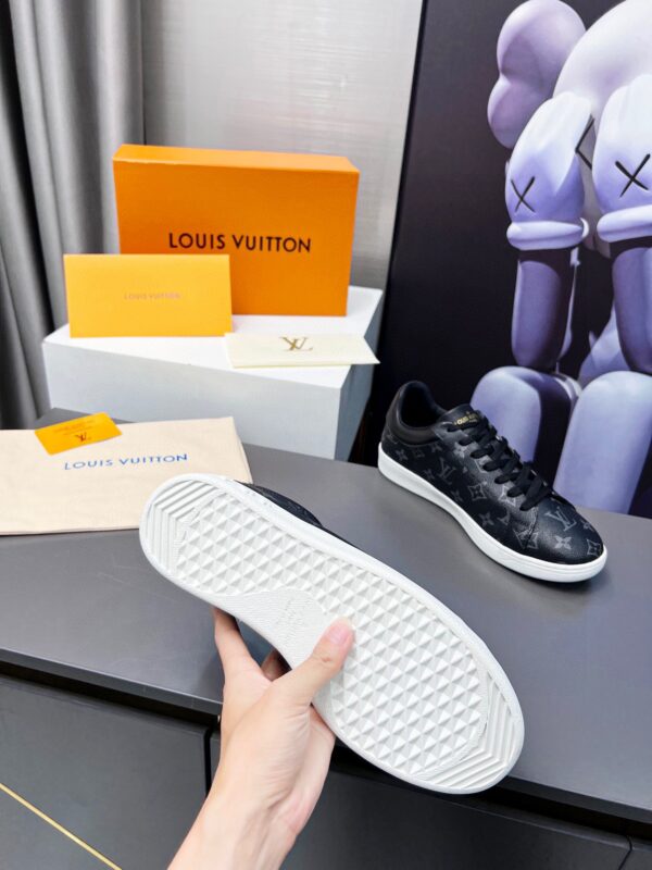 LV Fashion Versatile Board Shoes - Image 6