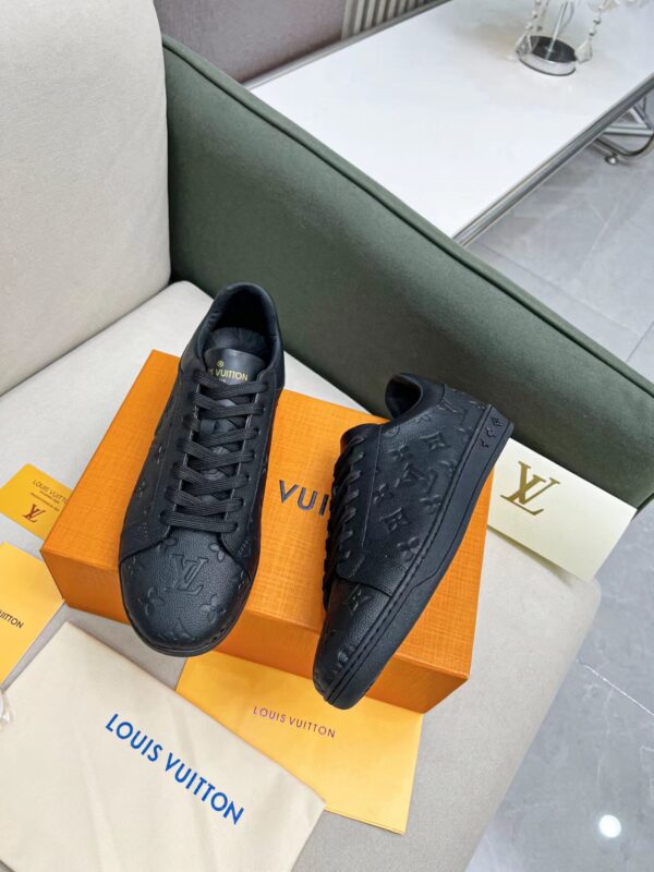 LV Fashion Versatile Board Shoes - Image 2