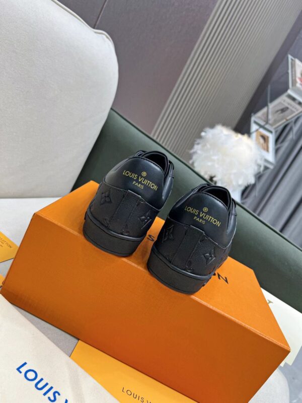 LV Fashion Versatile Board Shoes - Image 4