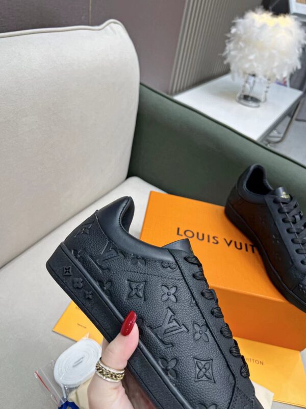LV Fashion Versatile Board Shoes - Image 7
