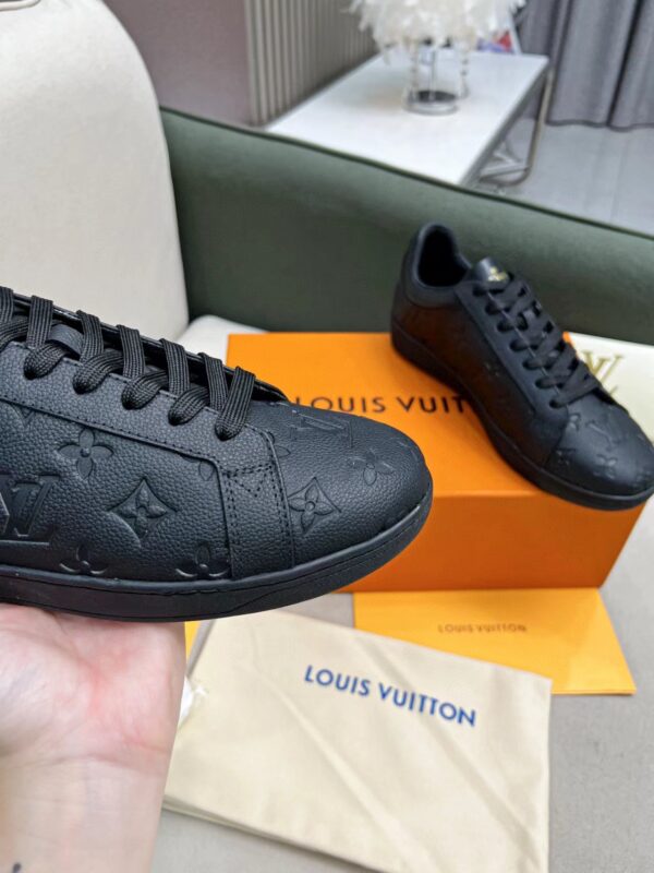 LV Fashion Versatile Board Shoes - Image 8