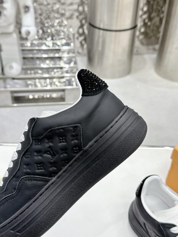LV GROOVY PLATFORM Sneakers - Image 7