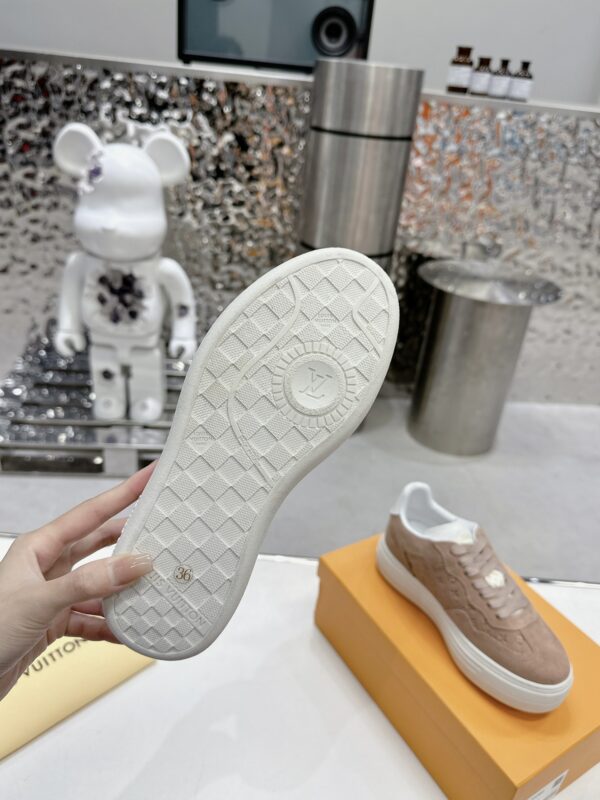 LV GROOVY PLATFORM Sneakers - Image 8