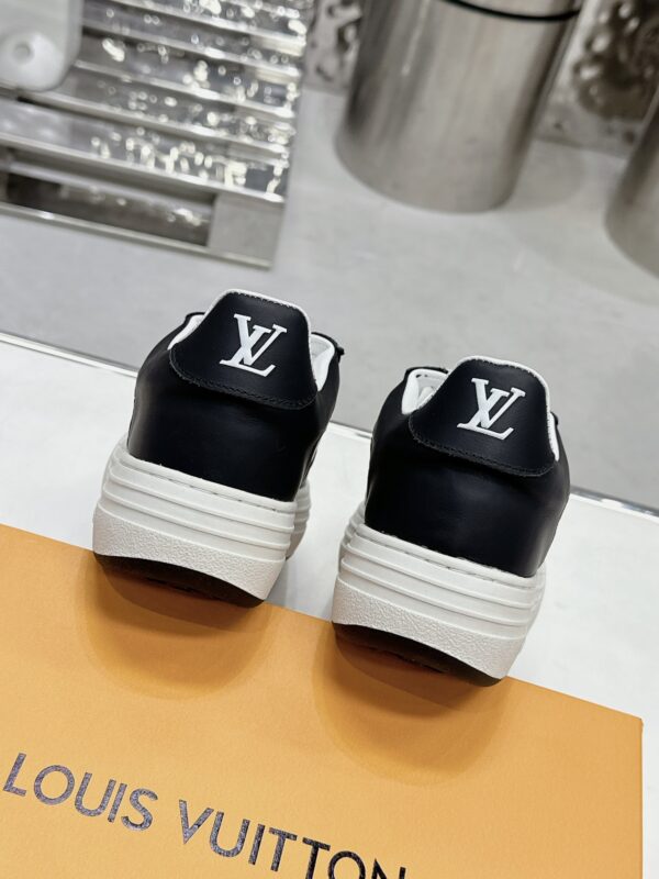 LV GROOVY PLATFORM Sneakers - Image 6