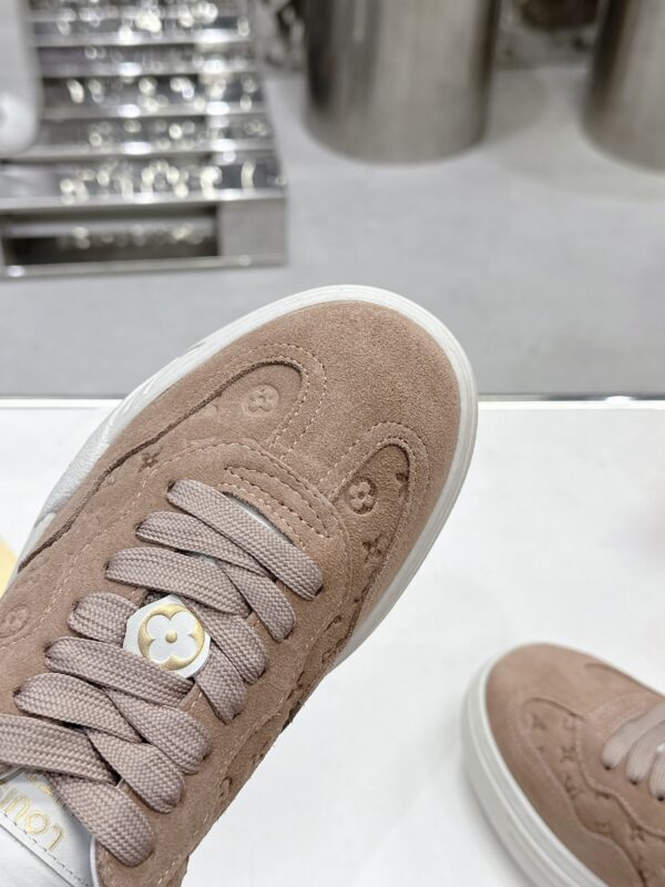 LV GROOVY PLATFORM Sneakers - Image 7