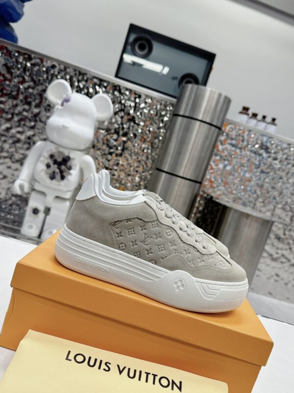 LV GROOVY PLATFORM Sneakers - Image 2