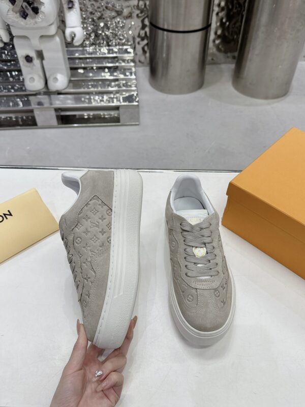 LV GROOVY PLATFORM Sneakers - Image 4